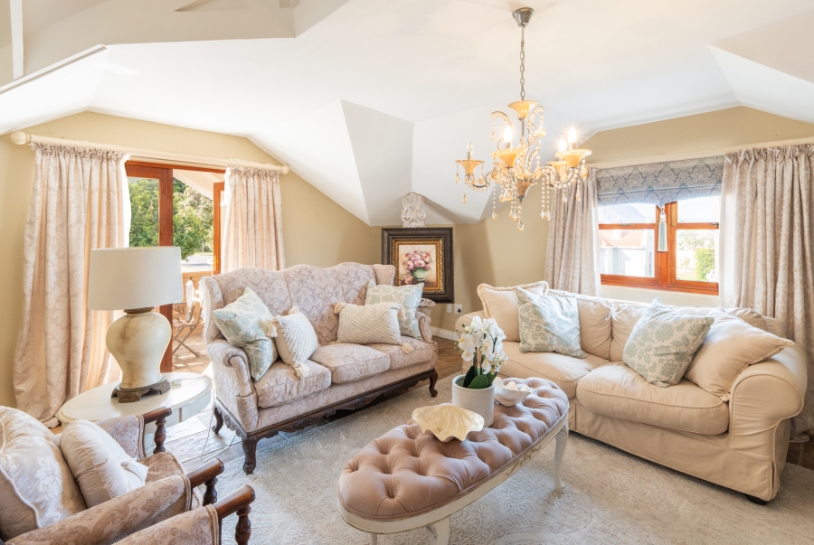 5 Bedroom Property for Sale in Northcliff Western Cape